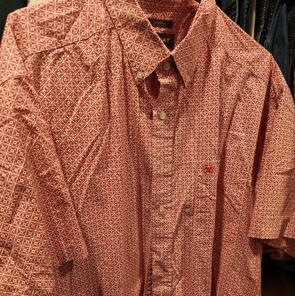 Ariat Red Casual Button Down Shirt with Geometric Pattern - Picture 2 of 3